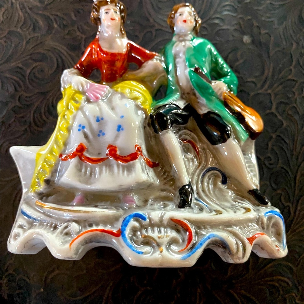 Antique figurine/vase